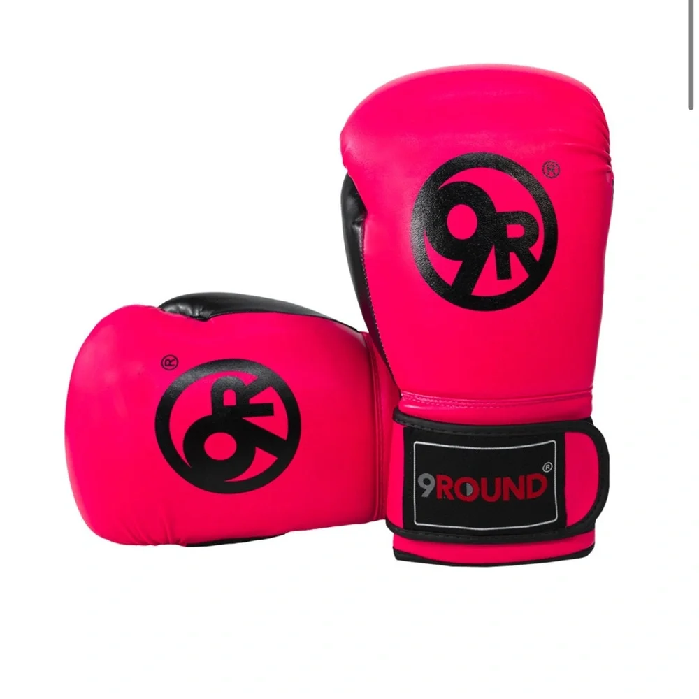 ❤️ 9Round Boxing Gloves and Wraps